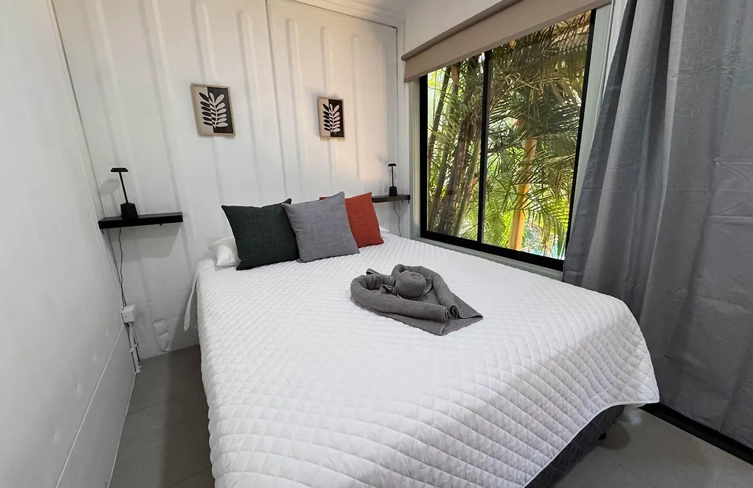 Refugio Surf Lodge-1